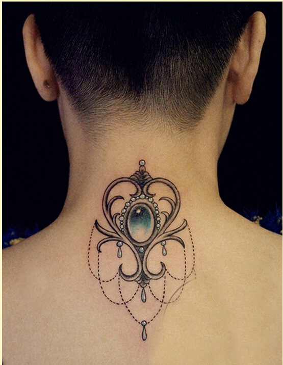 女性脖子漂亮好看的钻石纹身图案图片