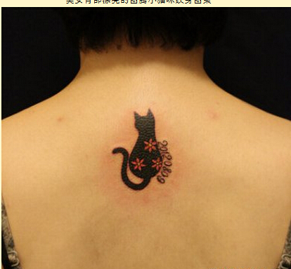 美女背部经典时尚的图腾小猫咪纹身图图片