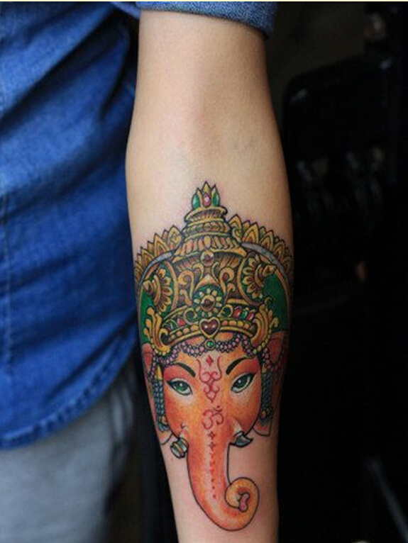 个性手臂时尚的彩色象神纹身图案图片