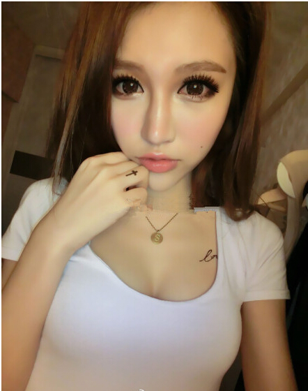 可爱的非主流美女性感大尺度自拍纹身图片