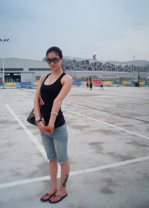 漂亮迷人20岁美女北京自拍纹身图片图片