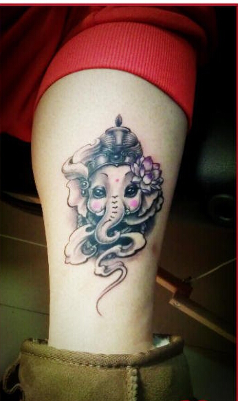 女生腿部可爱好看的小象神纹身图案 图片