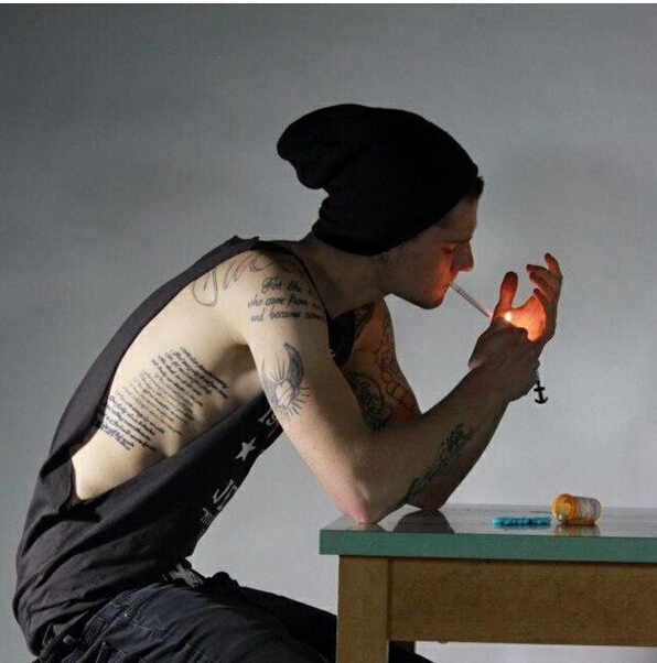 时尚帅气男生气质各种纹身图片