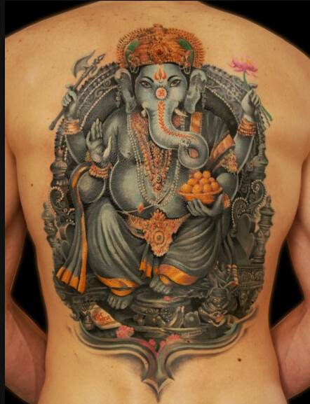 男生后背个性时尚的印度象神纹身图案图片