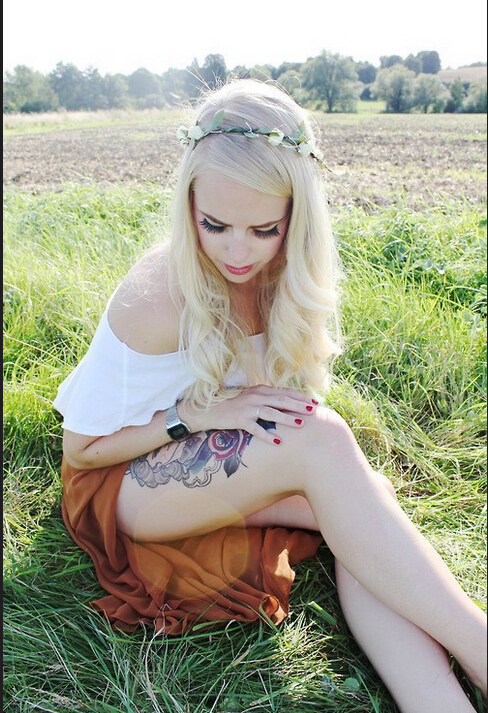 漂亮迷人国外美女个性腿部纹身图片  图片