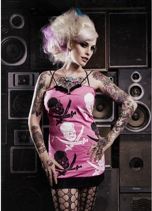 时尚靓丽国外美女个性花臂纹身图片图片