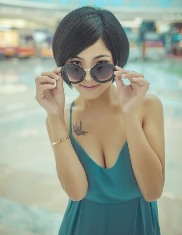 成熟气质都市性感美人休闲诱惑纹身图图片