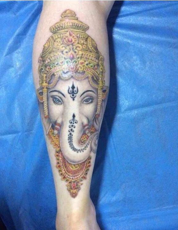 个性腿部时尚好看的彩色象神纹身图案图片