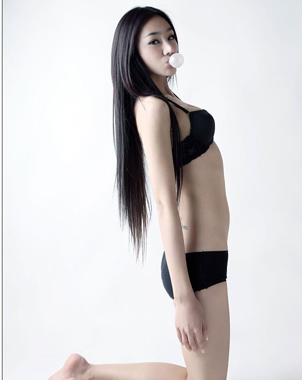 极品性感美女妖艳诱惑内衣秀娇美胴体图片