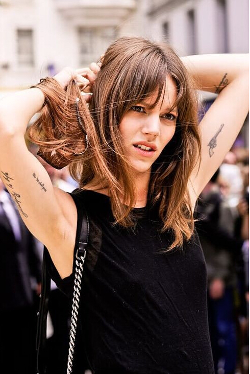 欧美美女手臂上个性时尚好看的小纹身图片