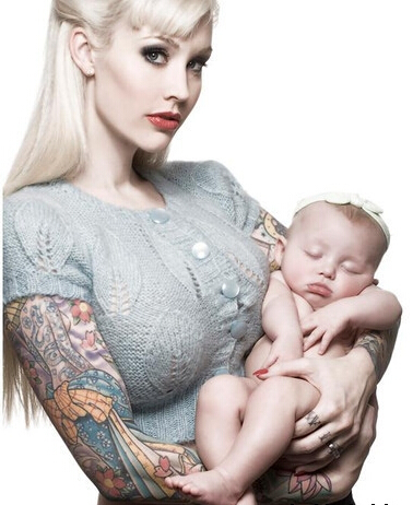 漂亮国外美女妈妈花臂个性纹身图案图片