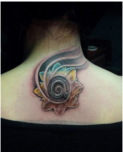 后颈部漂亮好看的莲花纹身图案图片