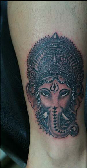 时尚脚踝个性黑白象神纹身图案图片