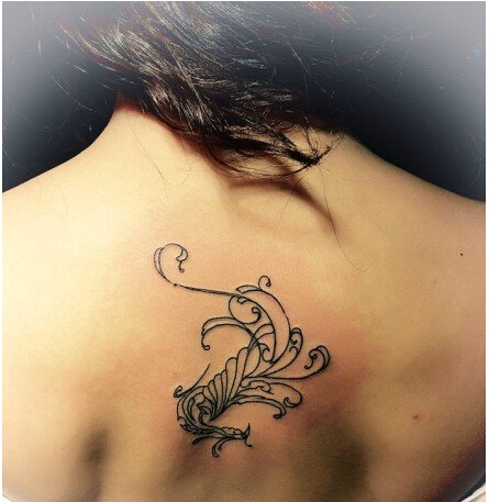 美女后背简约风线条黑白凤凰纹身图案