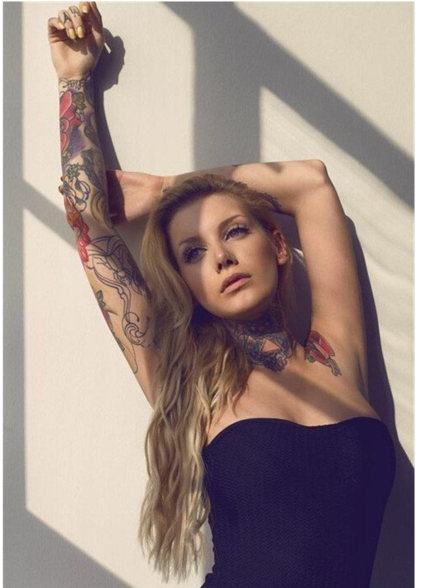 国外美女时尚经典个性纹身图片图片