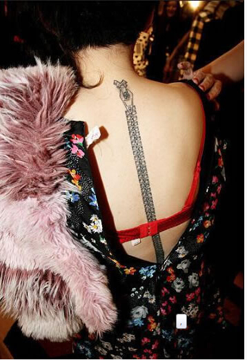 女士后背经典各种时尚拉链纹身图案图片