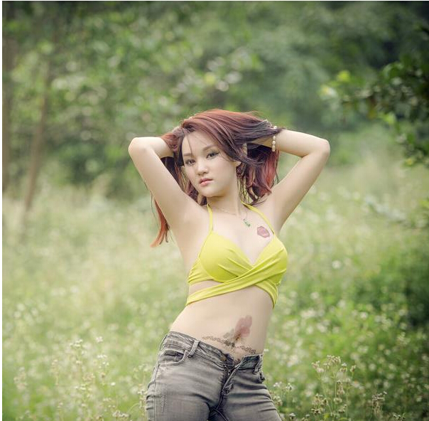 户外性感火辣美女身材独特个性诱惑纹图片