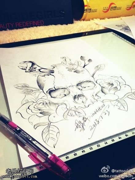 骷髅玫瑰花扳手纹身图案