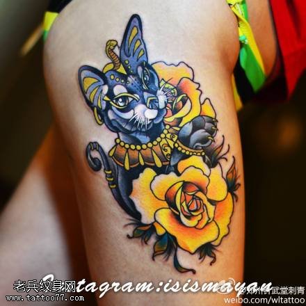 腿部彩色猫咪玫瑰花纹身图案