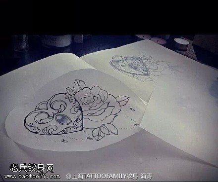 爱心锁玫瑰纹身手稿图案