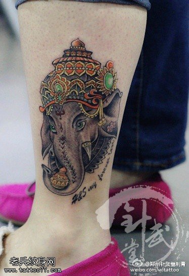腿部彩色宗教象神纹身图案