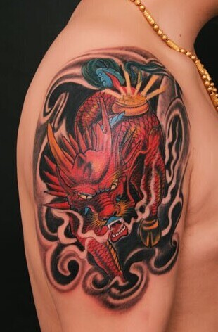 帅气时尚的手臂麒麟纹身