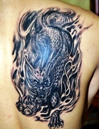 大气炫酷的肩部麒麟纹身