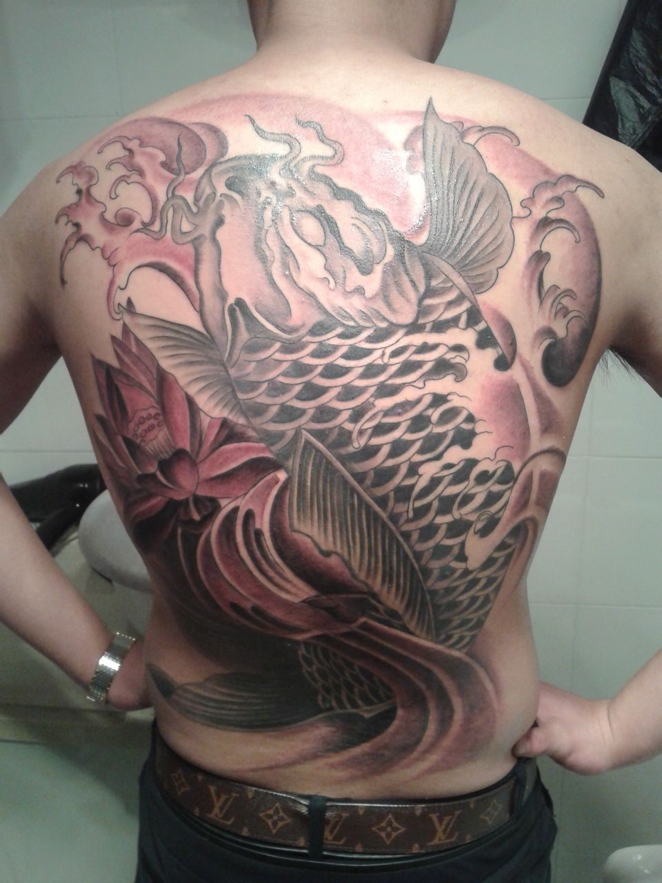 超级大气的鲤鱼纹身