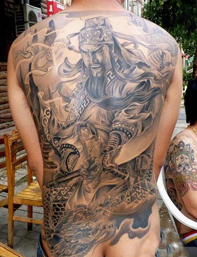 越来越多的人把关公作为全能保护神、行业神和财神