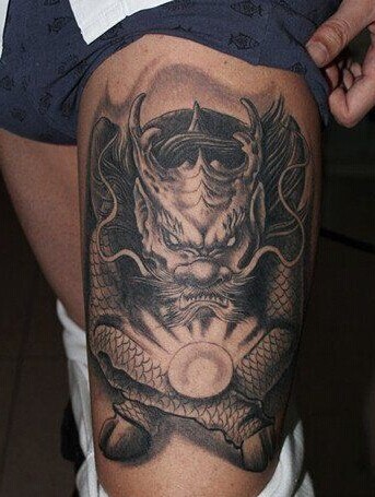 腿部超级个性的麒麟纹身