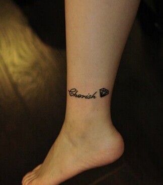 时尚简单的脚踝英文刺青