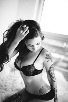 美女纹身 白皙皮肉上的蛊惑