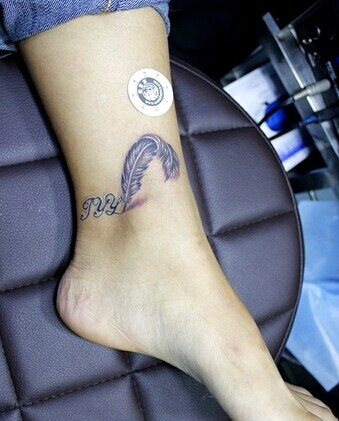 大受喜爱的羽毛纹身