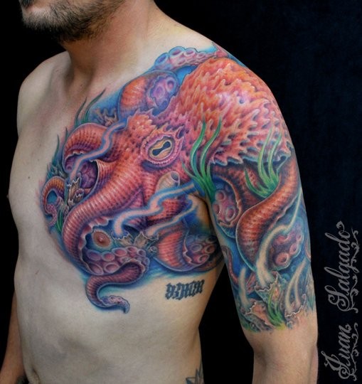 超有个性的半甲章鱼纹身