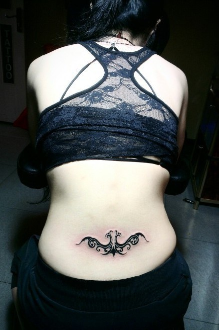 时尚潮流的图腾纹身