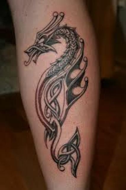 时尚简单的龙图腾纹身