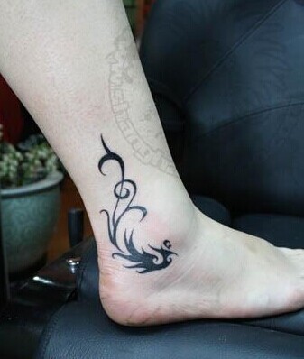 脚踝简单好看的凤凰图腾纹身