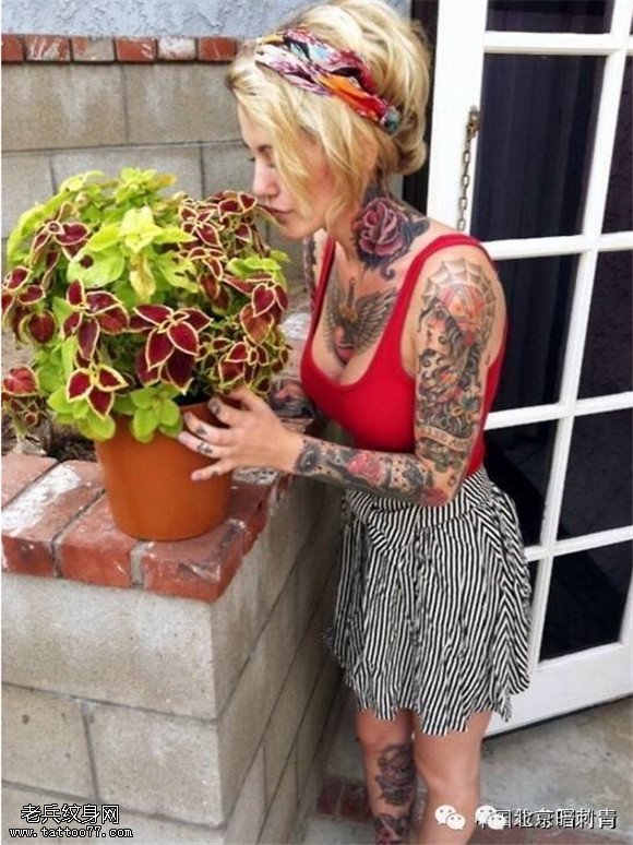 纹身离不开女人
