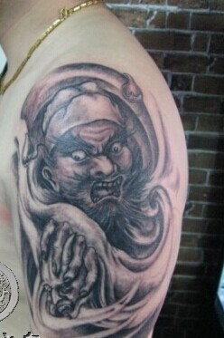 个性大气的手臂钟馗刺青
