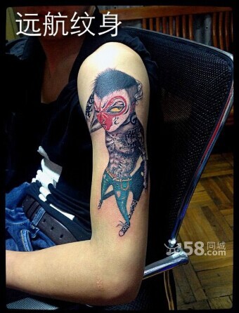手臂帅气的社会候纹身