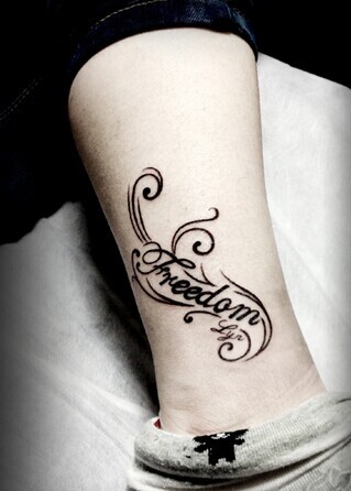 清新唯美的脚踝英文刺青