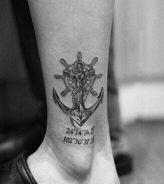 漂亮个性的脚踝船锚刺青