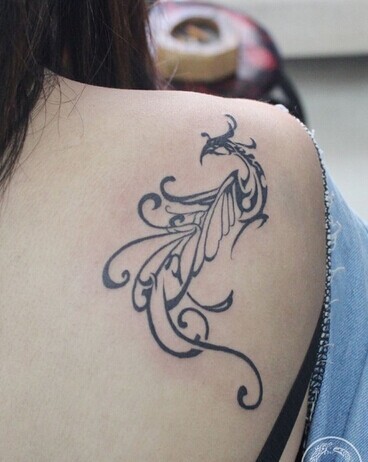 简约时尚的凤凰刺青