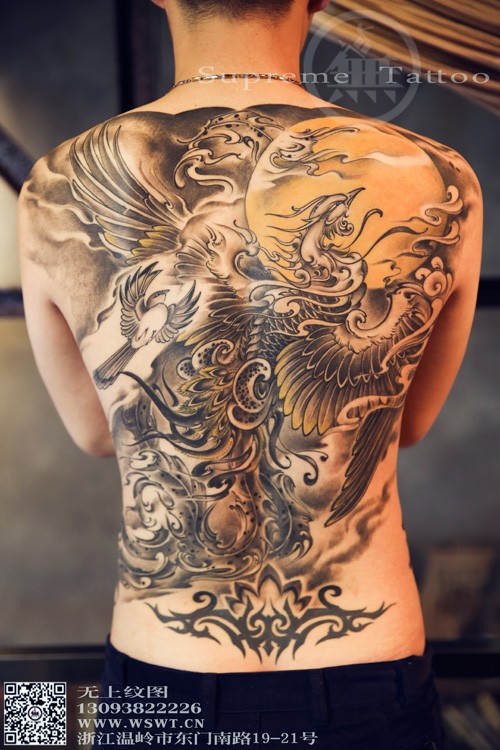 满背金凤凰霸气纹身