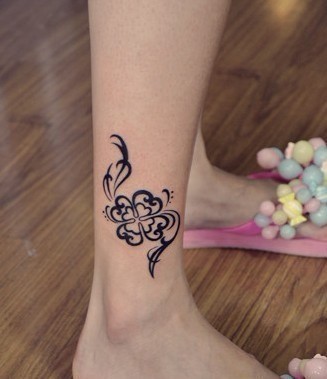 有一种简单好看的纹身叫做小清新纹身