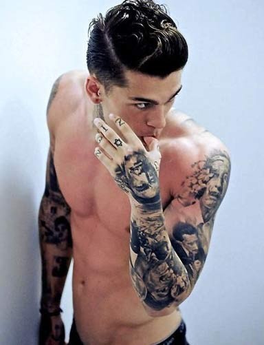 时尚潮男的花臂纹身