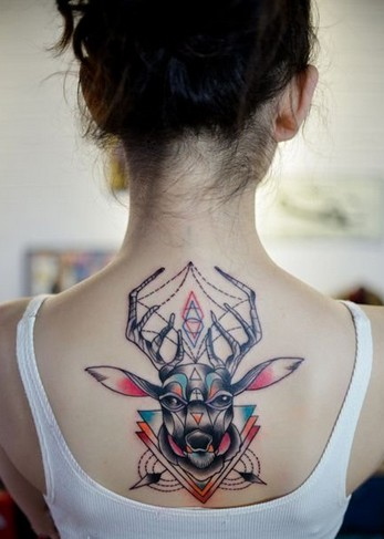 女生背部超级唯美的纹身图案