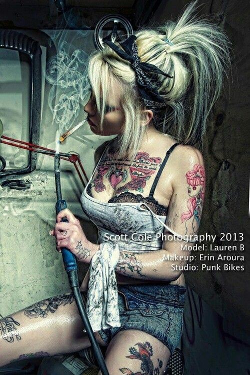 她们用纹身来展示另一种美