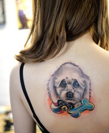 女生背部超级唯美的纹身图案