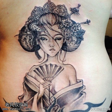腰部艺妓纹身图案